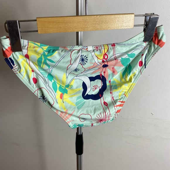 Cavin Klein bottom - Picture 2 of 5